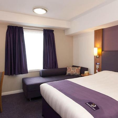 Premier Inn Dundee West Buitenkant foto