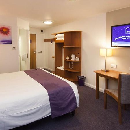 Premier Inn Dundee West Buitenkant foto