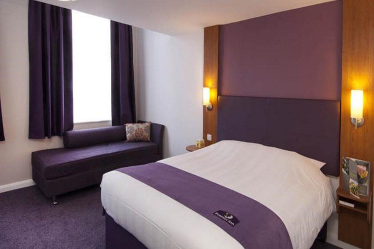 Premier Inn Dundee West Buitenkant foto