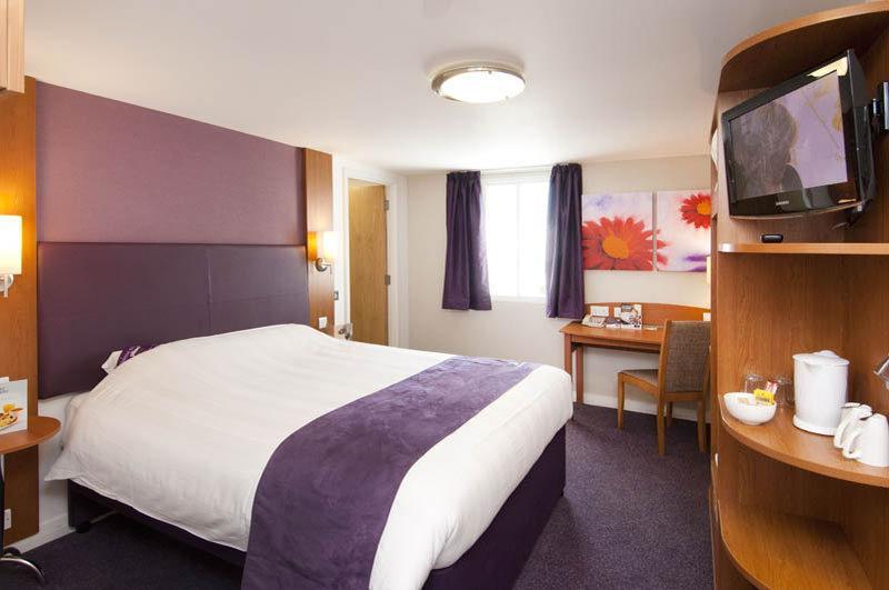 Premier Inn Dundee West Buitenkant foto